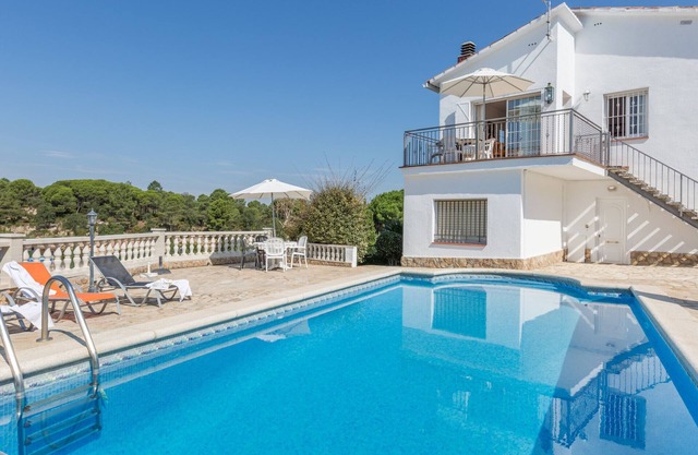 2MARI01 - House with 6 bedrooms and private pool located in a quiet area