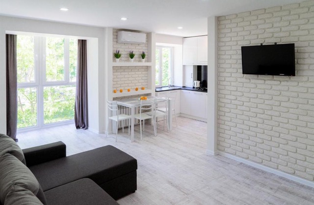 2nd floor apartment - Ushakova street