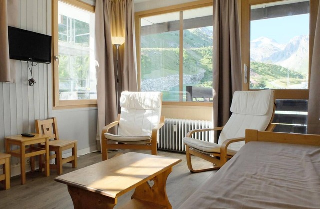 2nd floor, balcony, tv, ski locker, 55m², Tignes