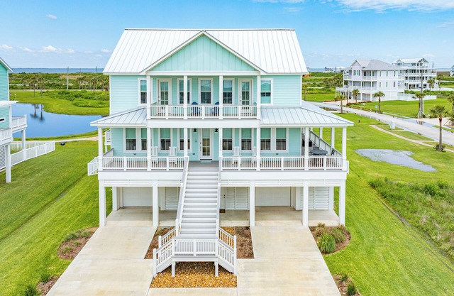 2nd Row Retreat, Elevator, Beach & Bay Views, All Bedrooms w/Deck Access