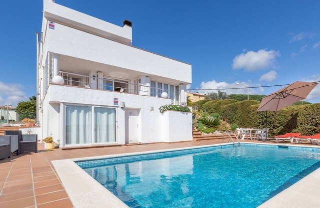 2NUR01 - House for 10 people with private pool and sea views near the beach of Blanes