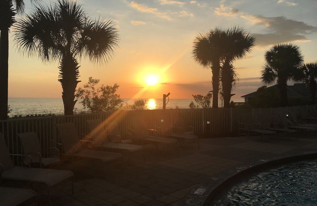 3,000 Sq. Ft 2nd Floor 4 Bed/Bath End Unit Ocean Side