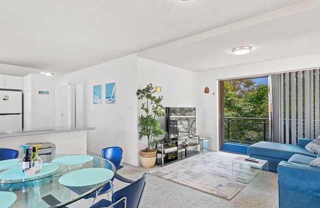 3/1 Intrepid Close - Walk to Little Beach and Shoal Bay Beach from your second floor unit!