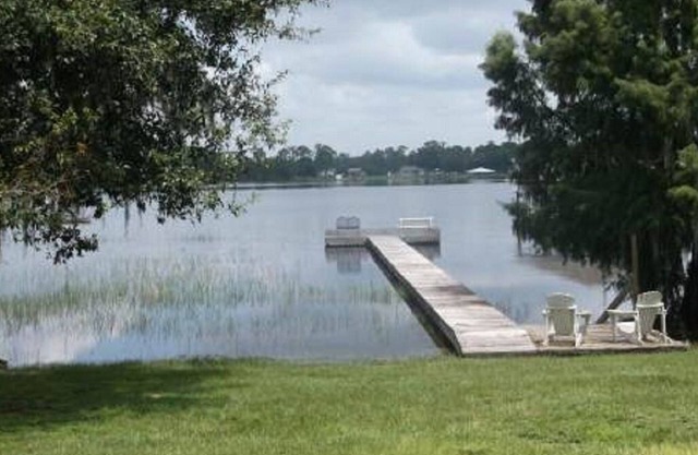 3/2/2 Lake House Seasonal Rental. Dock/Fishing/Boating/Firepit.