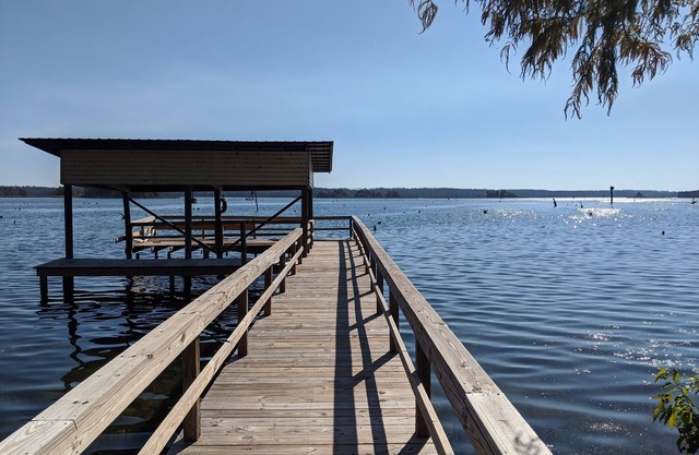3/3 Lake Seminole w/Covered Boat Slip! * WATERFRONT*