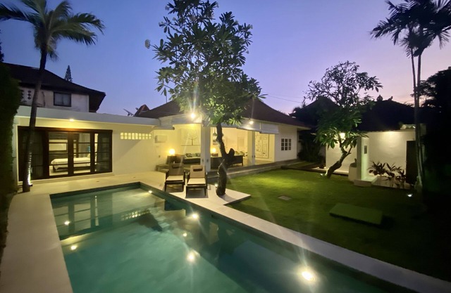 3 BD VILLA | 400m FROM BEACH/KUDETA/SEMINYAK SQUARE | QUIET & SECURE