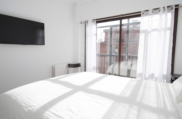 3 bdm, bright, elevator in old Madrid