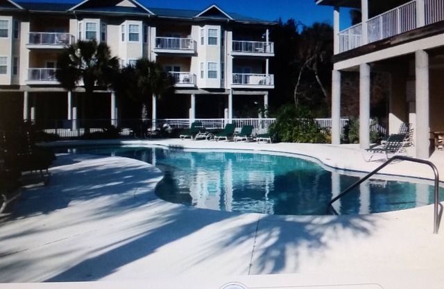 3 BDR 2 BTH Condo Gulf Coast View Pool Marina Seafood Scalloping