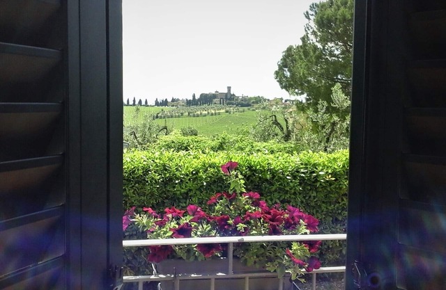 3 BDR House view on the Chianti hills wide basement ideal for families/friends