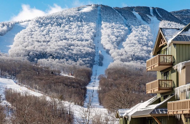 3 BDR Ski in/Ski Out Stunning MT Mansfield Views. MOUNTAIN GOLF COURSE ACCESS!