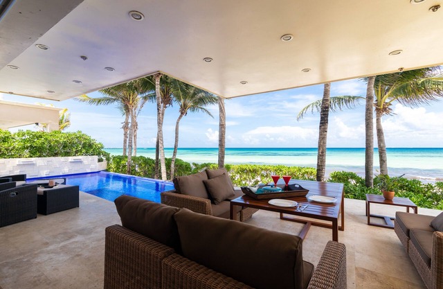3 BDRM Oceanfront house with private pool- Playacar phase 1