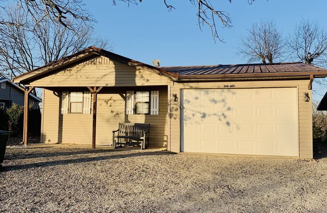 3 Bed 1 Bath Lake House- LAKE NORFORK FUN!