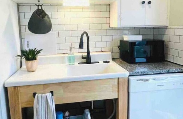 3 bed 1 bath near Revolution Mill/Cone Hospital