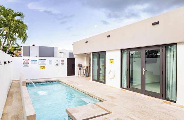 3 Bed 2 Bath Family House w Private Pool Dorado del Mar