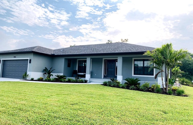 3 Bed/2bath beautiful New Home with Pool