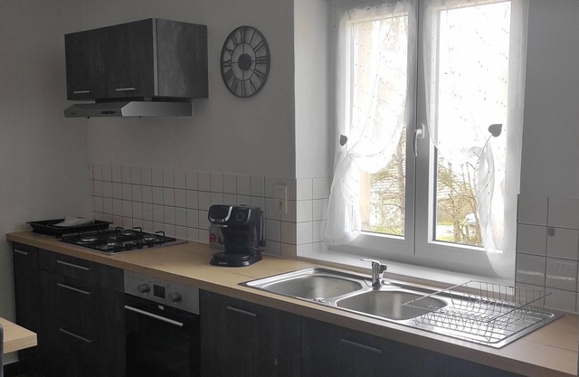3-bed apartment near trails, with laundry facilities