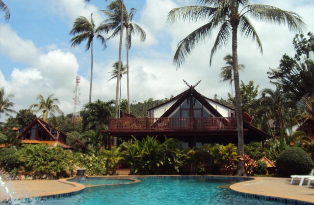 3 bed beach front villa