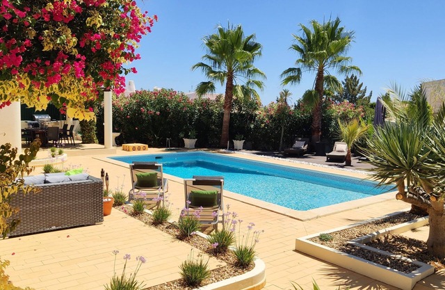 3 Bed detached Luxury Villa in Carvoeiro. Private & South facing large pool, AC