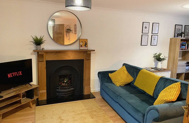 3 Bed Home in Cheltenham Centre with Free Parking