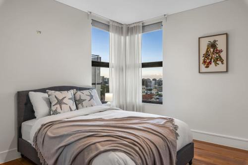 3 Bed Skyline Terrace with Long Stay and Monthly Deal