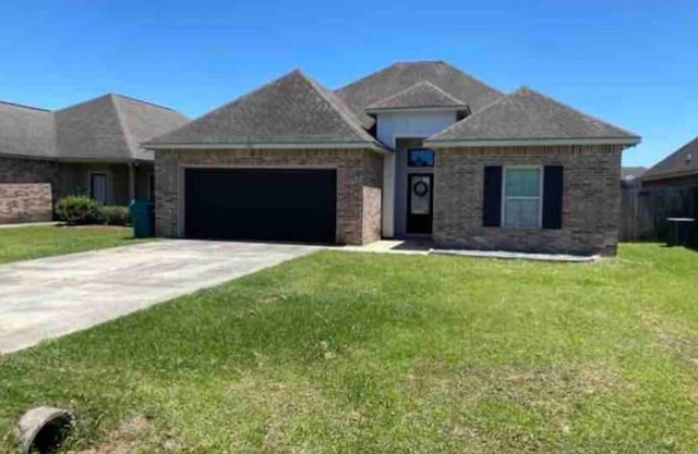 3 Bedroom 2 Bath Home, Clean Quiet Neighborhood