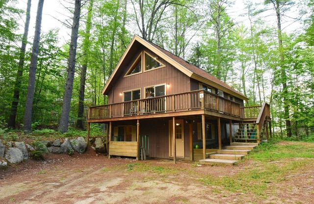3 Bedroom, 2 Bath Pet Friendly Rental with Sleeping for 10 People