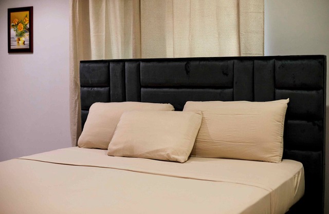 3-bedroom 3.5-ba house in a gated community in Accra with AC. Family-friendly