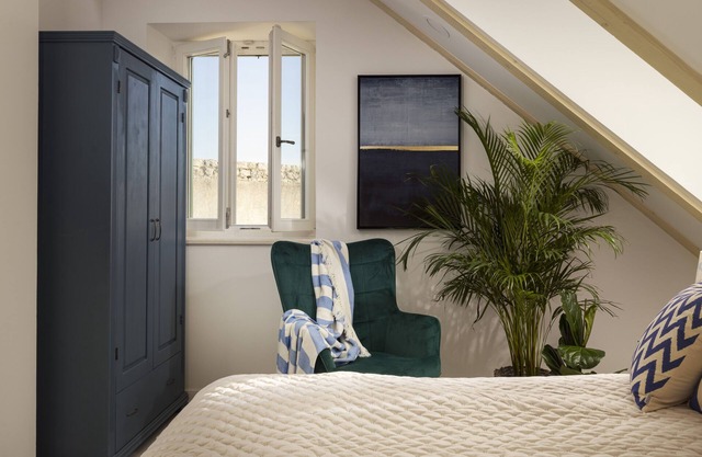 3 Bedroom 3 Bathroom LUXURY VILLA-Old Town best location