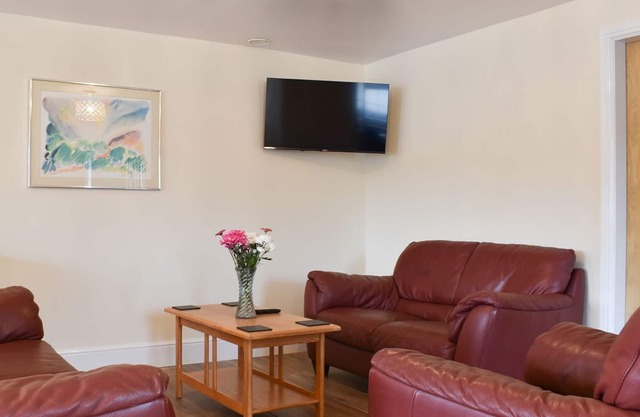 3 bedroom accommodation in Dalton-in-Furness