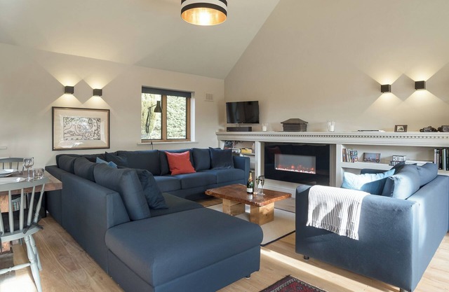 3 bedroom accommodation in Stretton-on-Fosse, near Moreton-in-Marsh