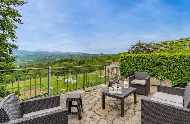 3 bedroom accommodation in Pratovecchio (AR)