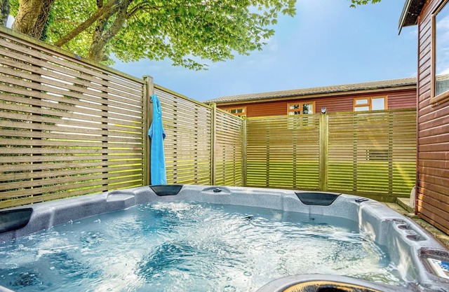 3 bedroom accommodation in Nr St Austell
