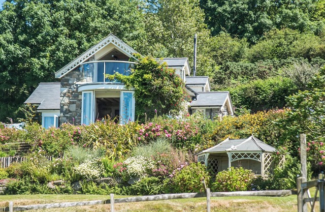 3 bedroom accommodation in Nefyn, Llyn Peninsula