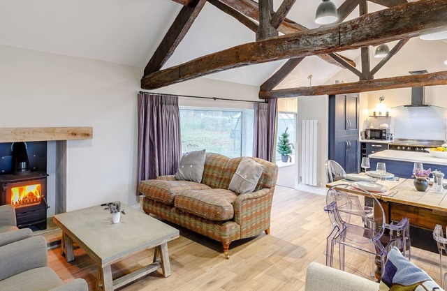3 bedroom accommodation in Thurstonland, near Holmfirth