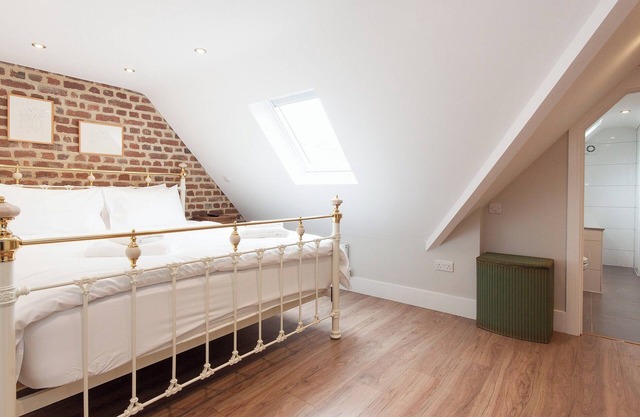 3 bedroom accommodation in Duke Street