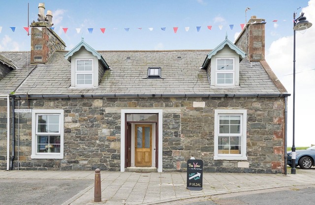3 bedroom accommodation in Port William