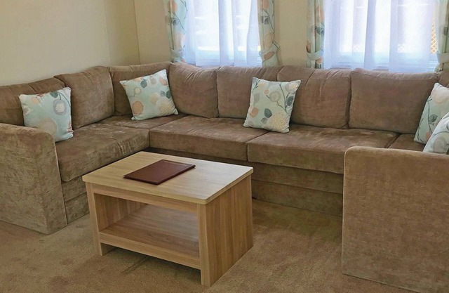 3 bedroom accommodation in Swadlincote, Nr Ashby-de-la-Zouch