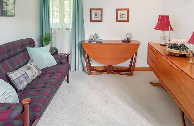 3 bedroom accommodation in Whiting Bay