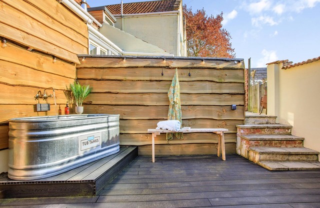 3 bedroom accommodation in Westonzoyland, near Bridgwater