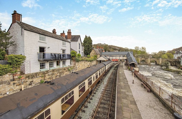 3 bedroom accommodation in Llangollen