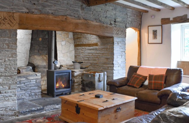 3 bedroom accommodation in Lower Farm