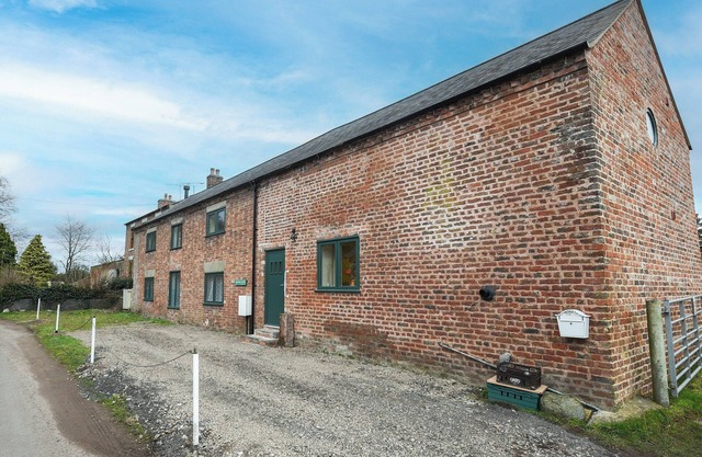 3 bedroom accommodation in Macefen, near Whitchurch