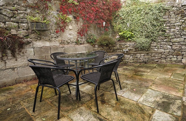 3 bedroom accommodation in Cold Eaton, Alsop-en-le-Dale