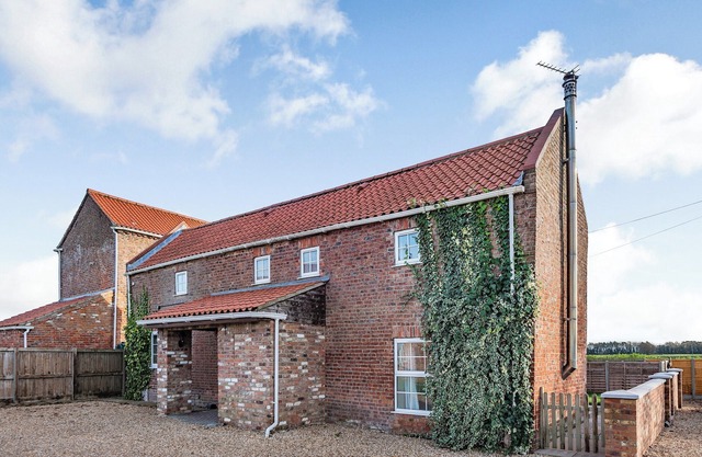 3 bedroom accommodation in Benington