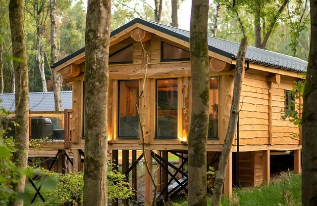 3 bedroom accommodation in Ellesmere