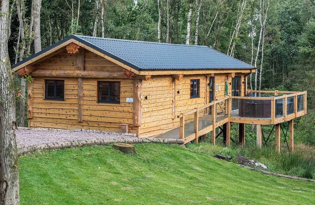 3 bedroom accommodation in Ellesmere