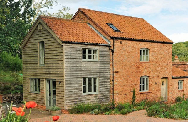 3 bedroom accommodation in Aisholt, near Bridgwater
