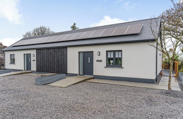 3 bedroom accommodation in Llanboidy