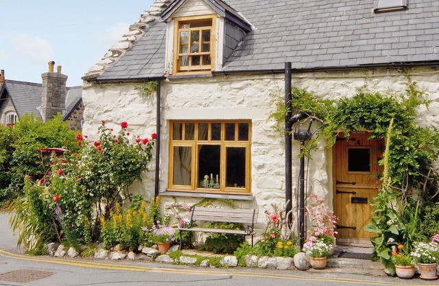 3 bedroom accommodation in Llwyngwril, near Fairbourne