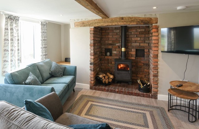 3 bedroom accommodation in Llangyniew, near Welshpool